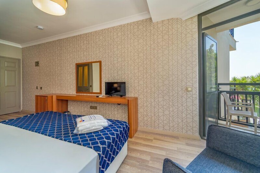 Uras Beach Hotel 19/50