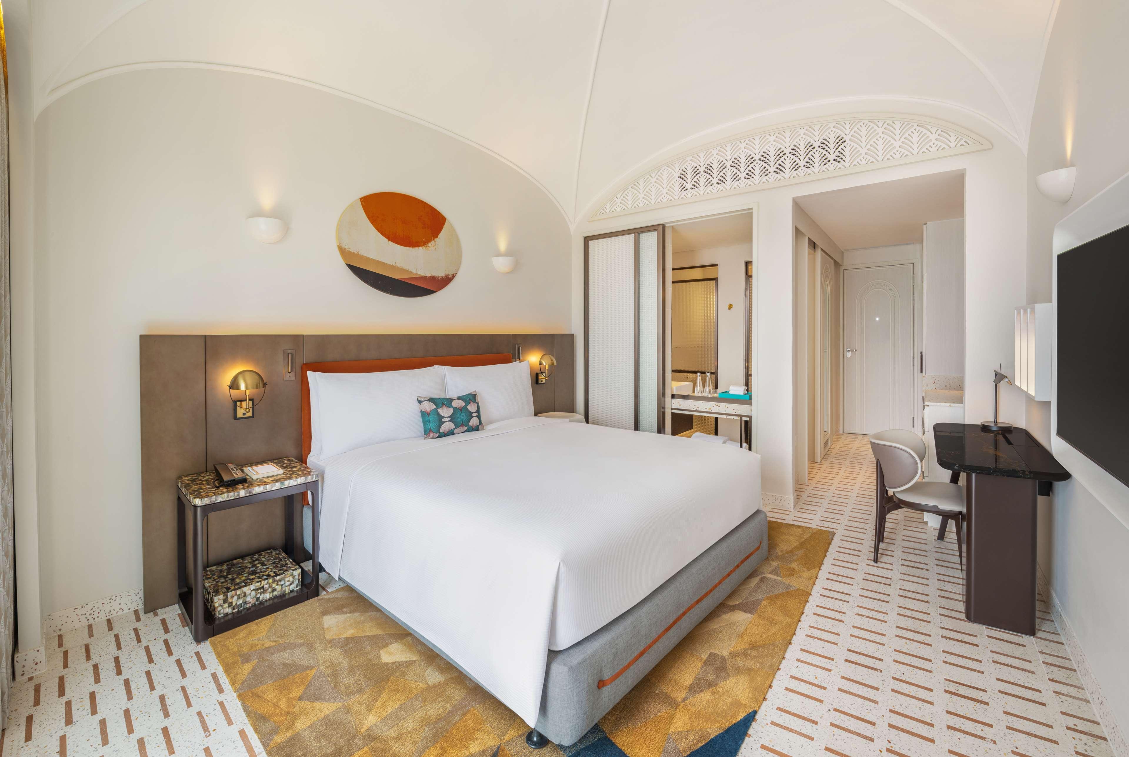 CLASSIC, KING BED, OCEAN VIEW