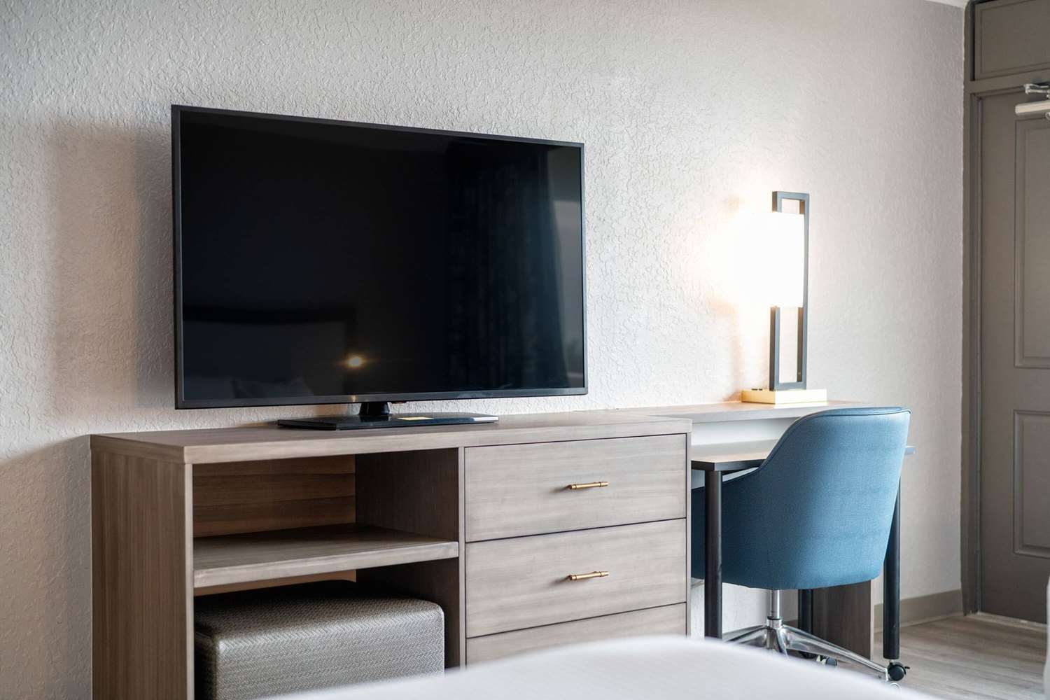 La Quinta Inn & Suites by Wyndham Cocoa Beach Oceanfront 39/54