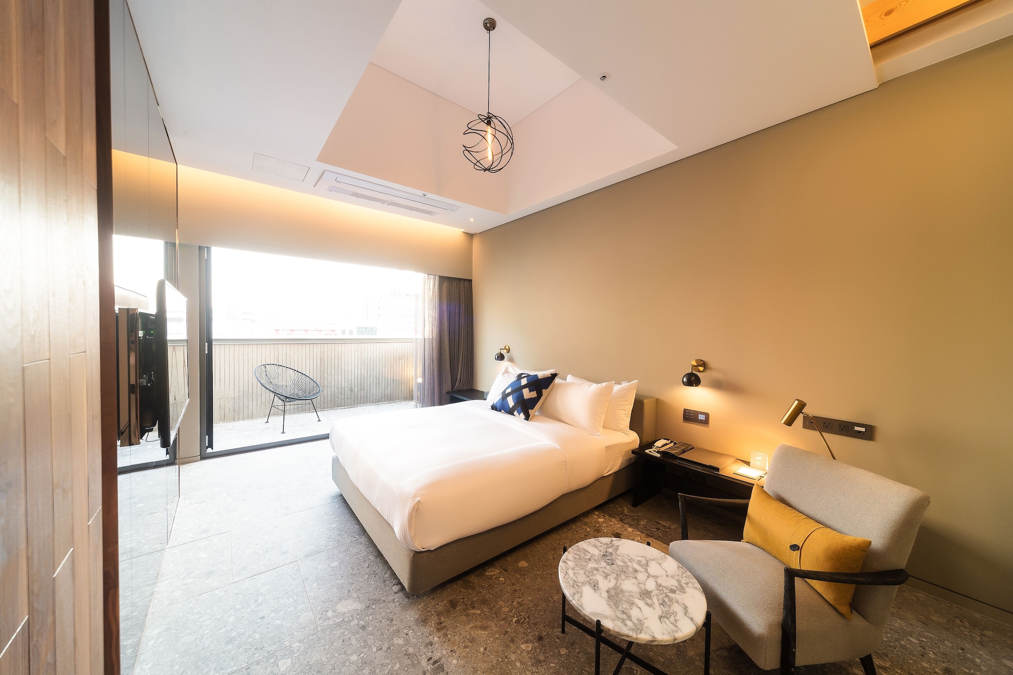 Interior, Suite, Double Bed, Terrace or Bathtub