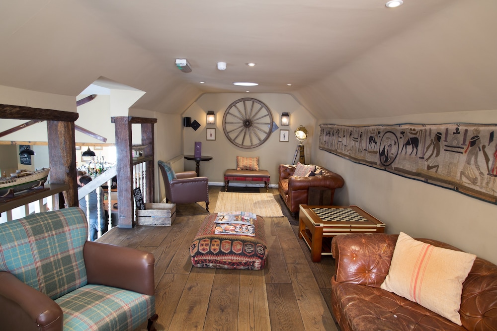 The White Hart Hotel 35/50
