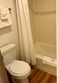 Sea-Tac Airport Value Inn 30/32