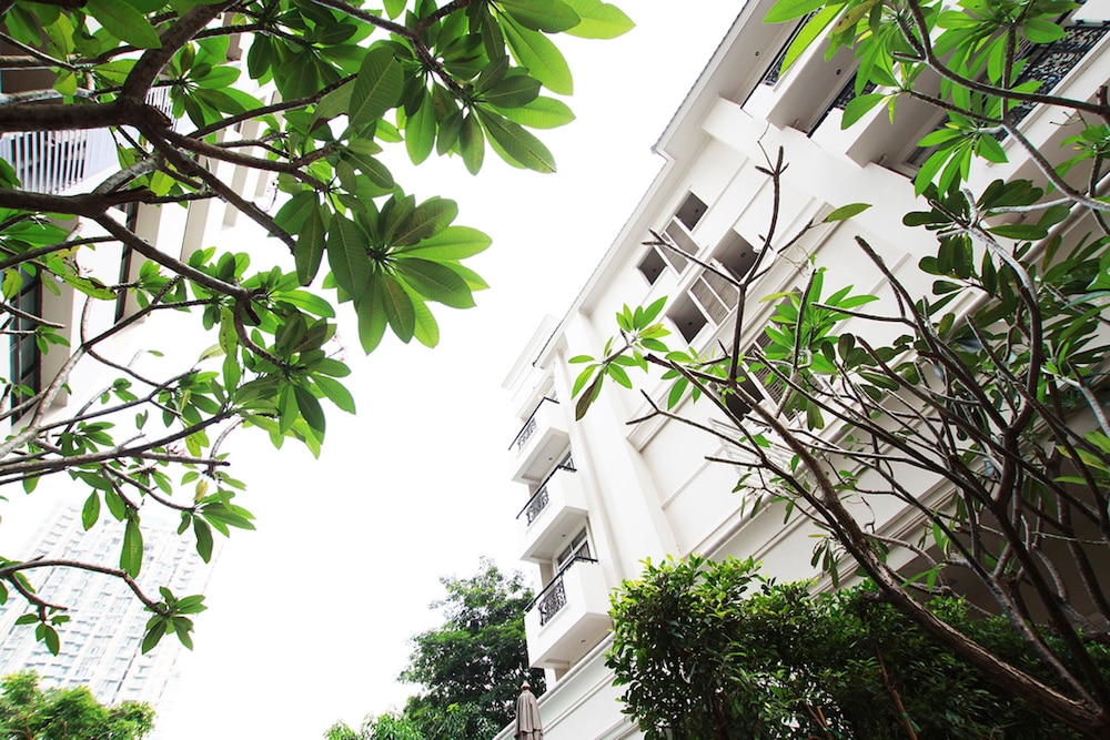 Asoke Residence Sukhumvit by UHG 72/74