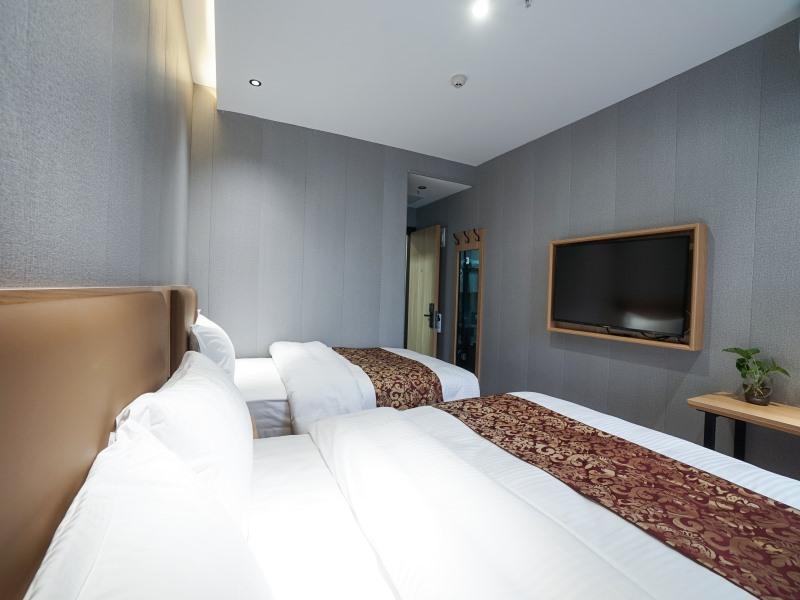 GT Alliance Shanghai Baoshan District shanghai University Qihua Road Metro Station Hotel 7/19