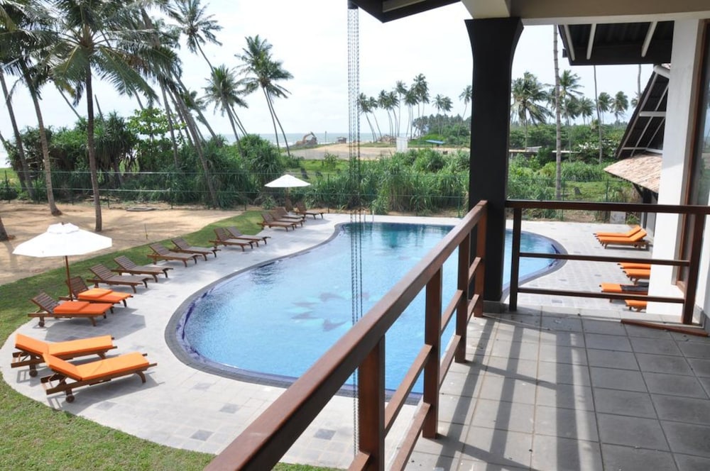 Kamili Beach Villa 31/34