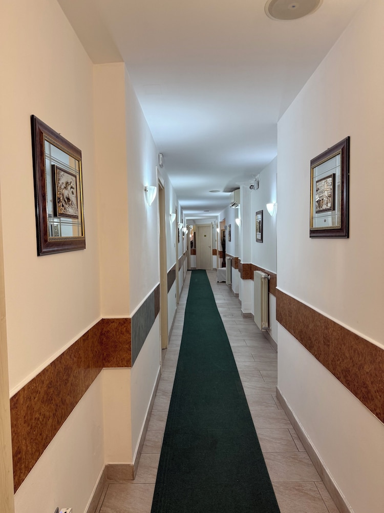 Hotel Fiumara 12/21