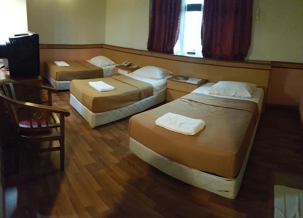 Flora Place Hotel 11/33