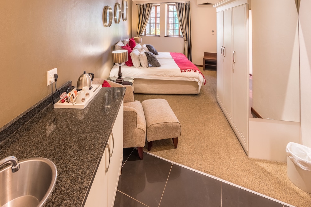 Constantia Hotel and Conference Centre 49/50