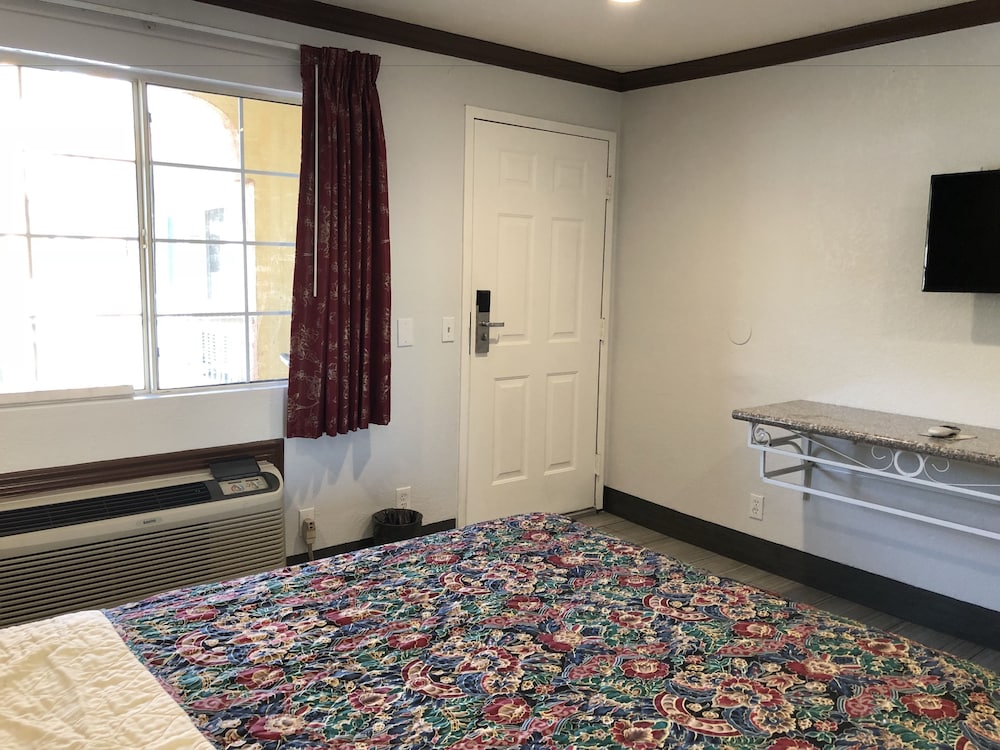 Starlight Inn Valley Blvd 19/29