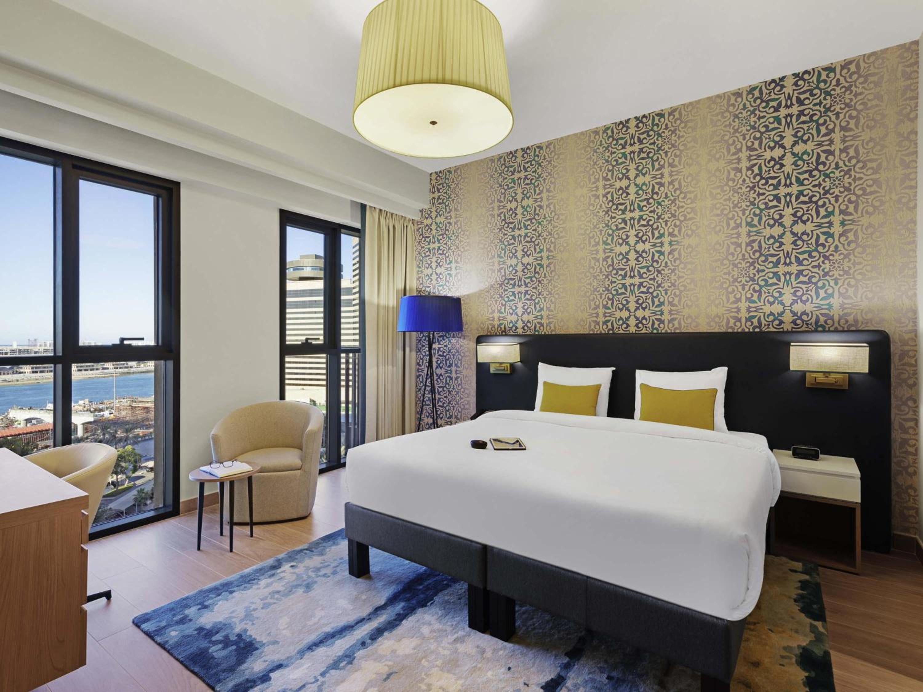 1 Bedroom, King Bed, Creek View, Sofa