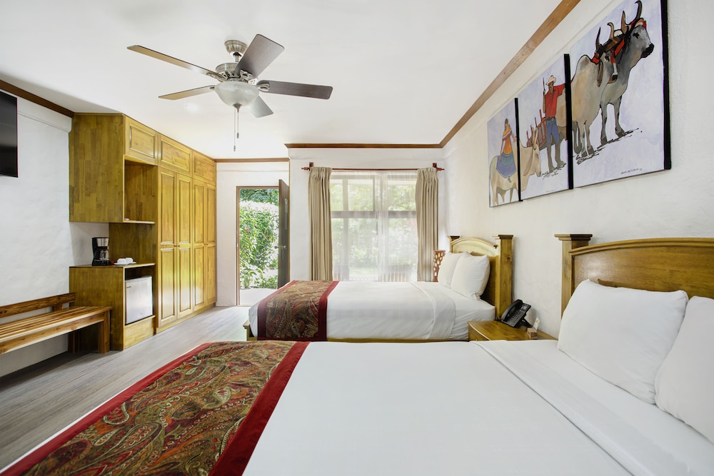 غرفة سوبيريور بسريرين كوين، Hacienda Guachipelin Hotel 2/4