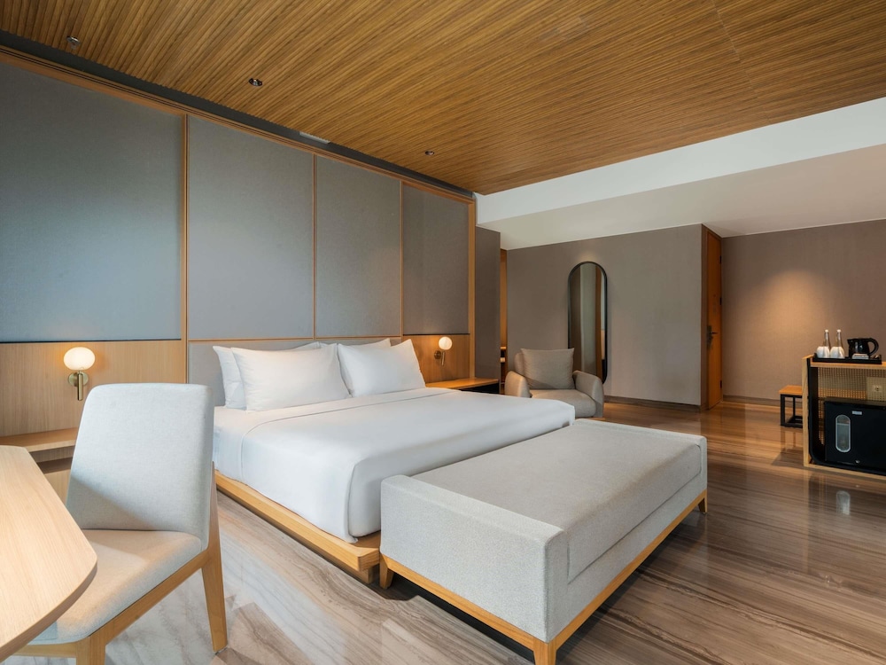 Mercure Cibadak Sukabumi Resort 24/48
