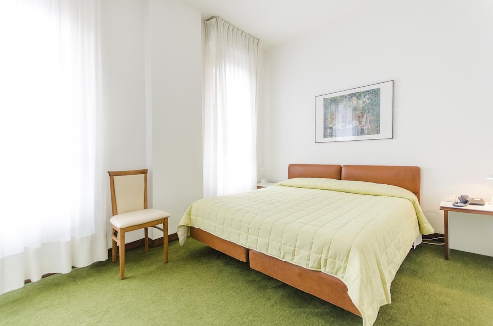 Hotel Molise 2 30/64