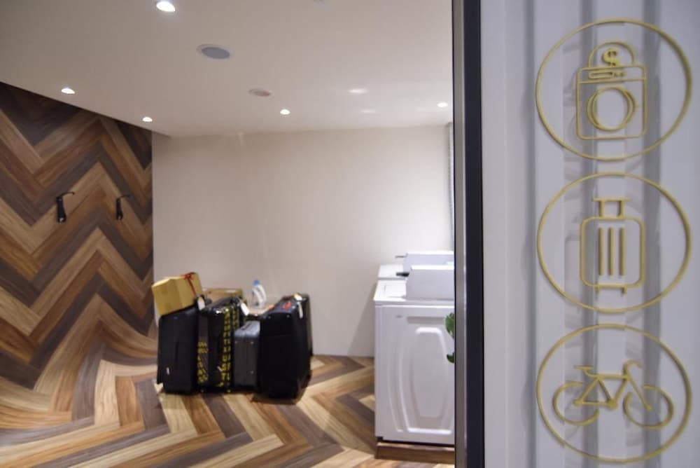 New California Hotel 8/46