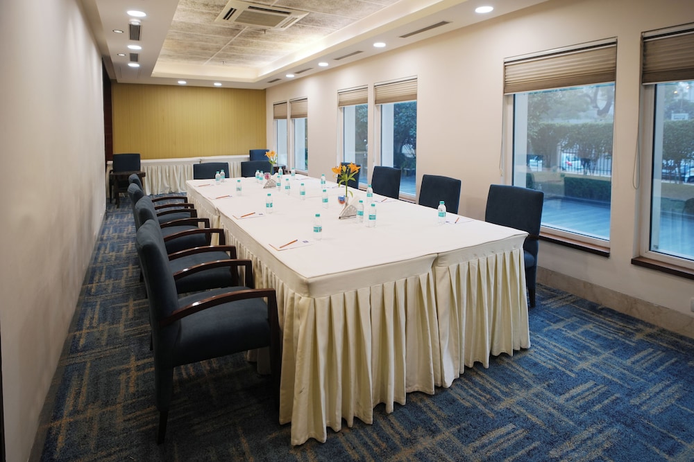 The Muse Sarovar Portico, Nehru Place 36/42