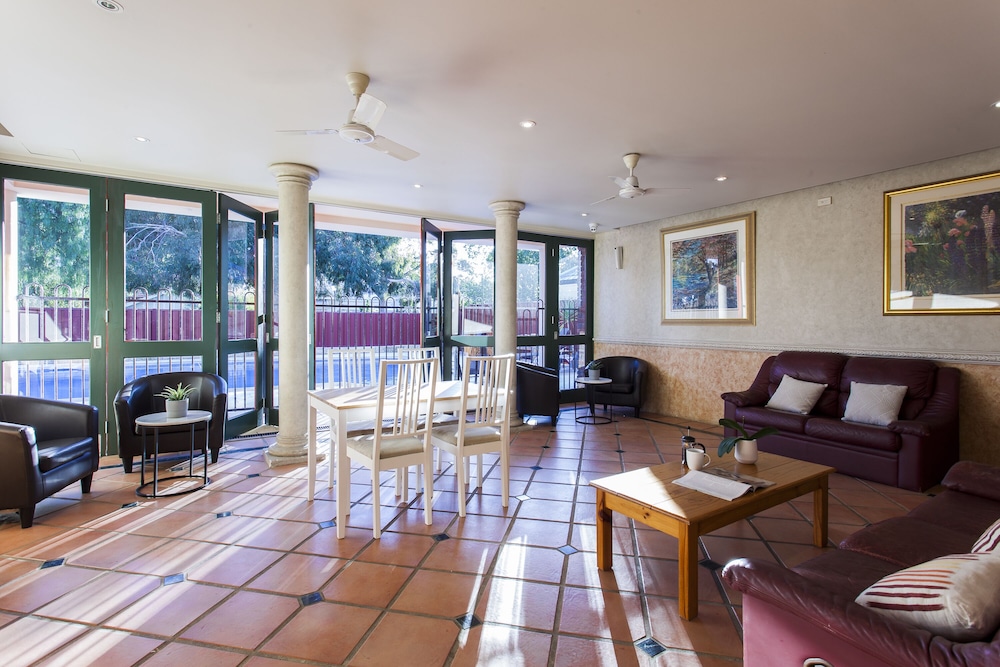 Kings Park Motel 48/65