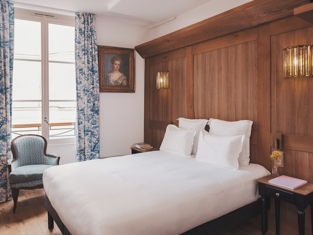 Hotel De Senlis 17/52