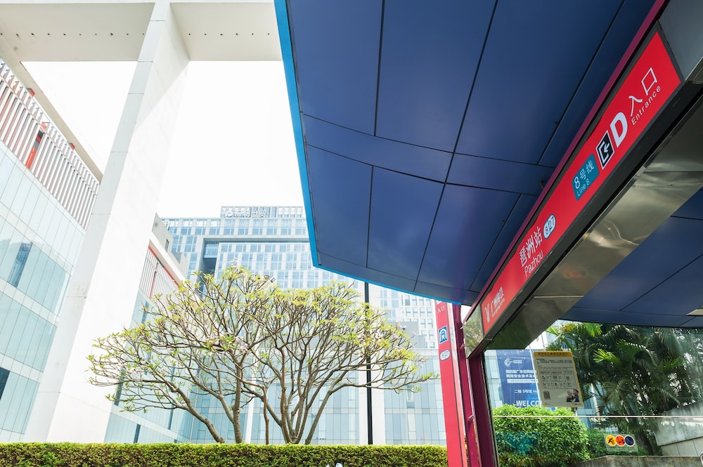 Yicheng Apartment Poly World Center 3/59