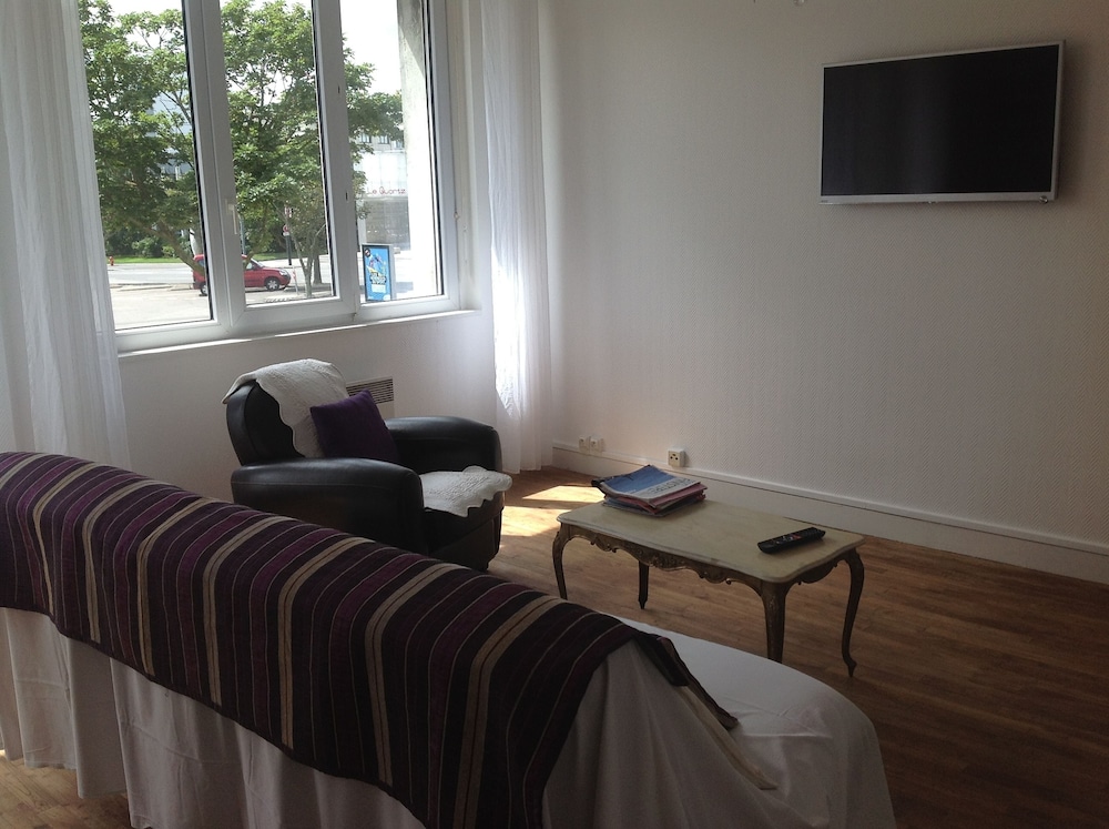ABALYS HOTEL 40/46