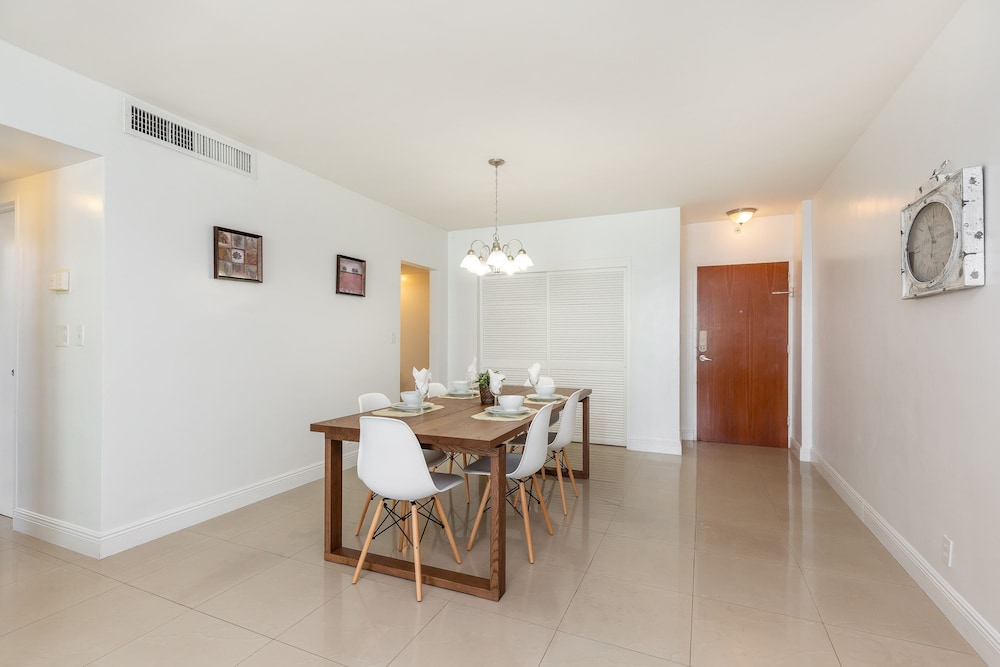 The Tides Ocean Luxury Suites 14/50