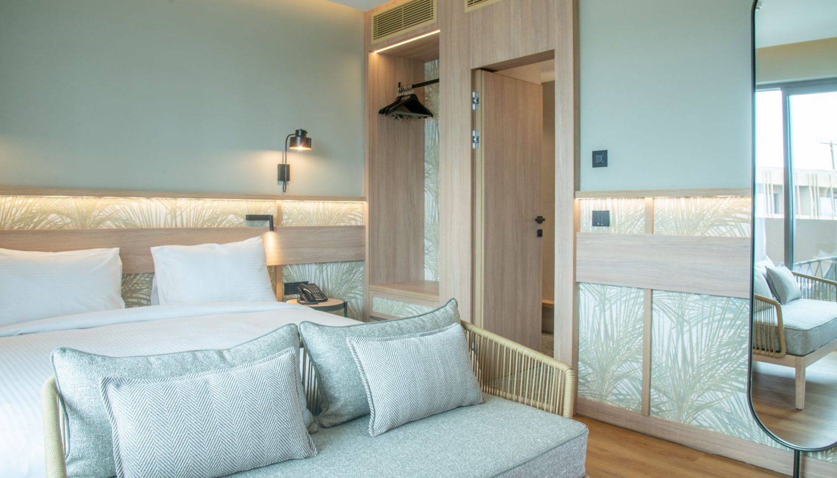 Classic, Double Bed, Garden View