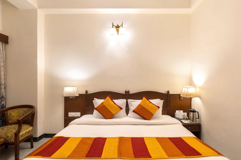 Hotel Sarovar 18/50