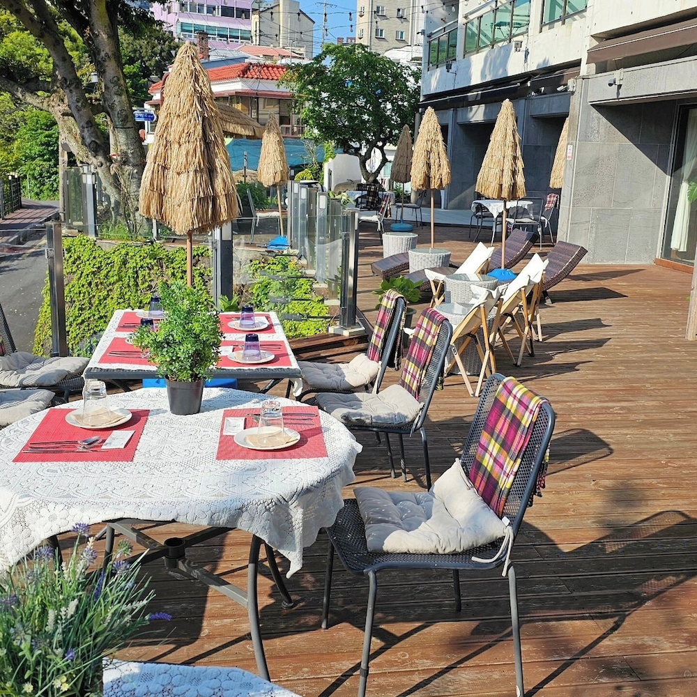 Cheonjiyeon Crystal Hotel 60/80