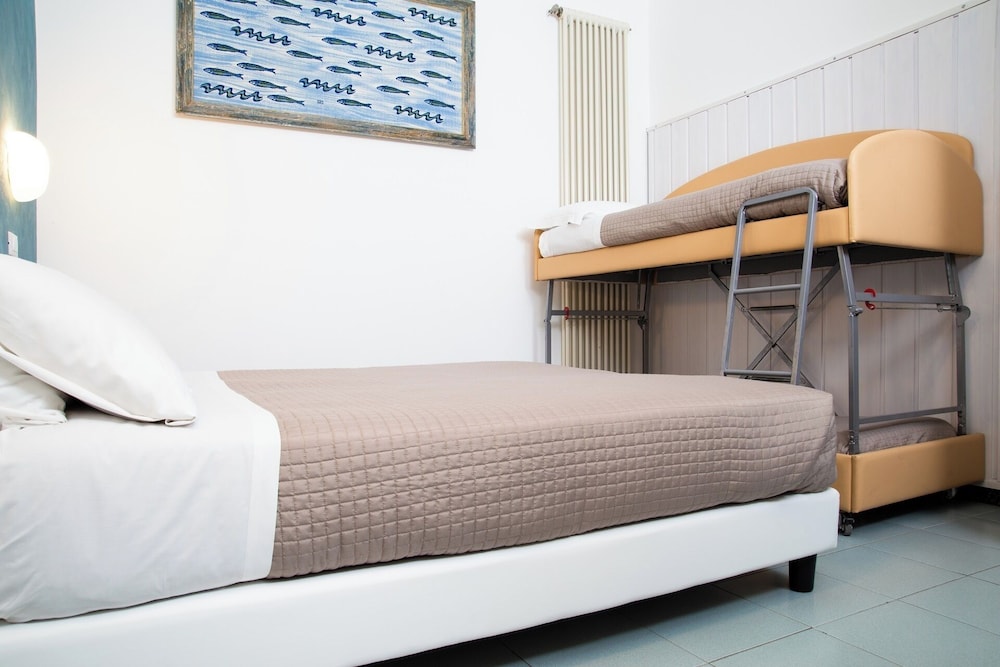 1 BEDROOM, STANDARD, QUADRUPLE