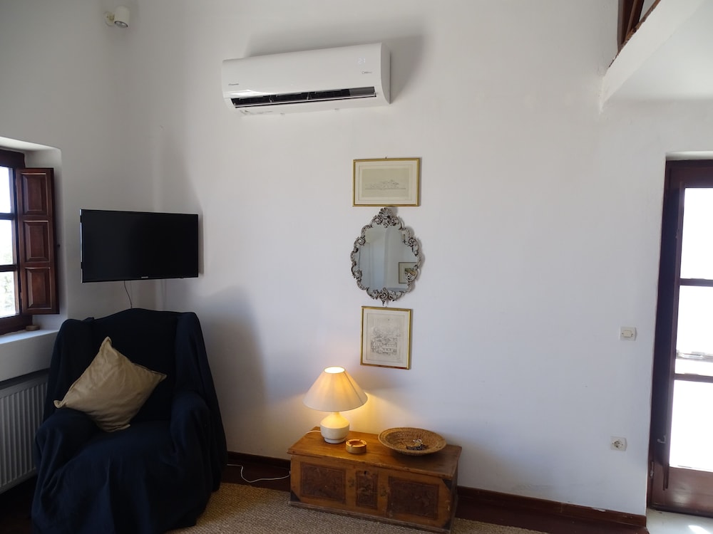 MONOLITHOS HOTEL 31/55