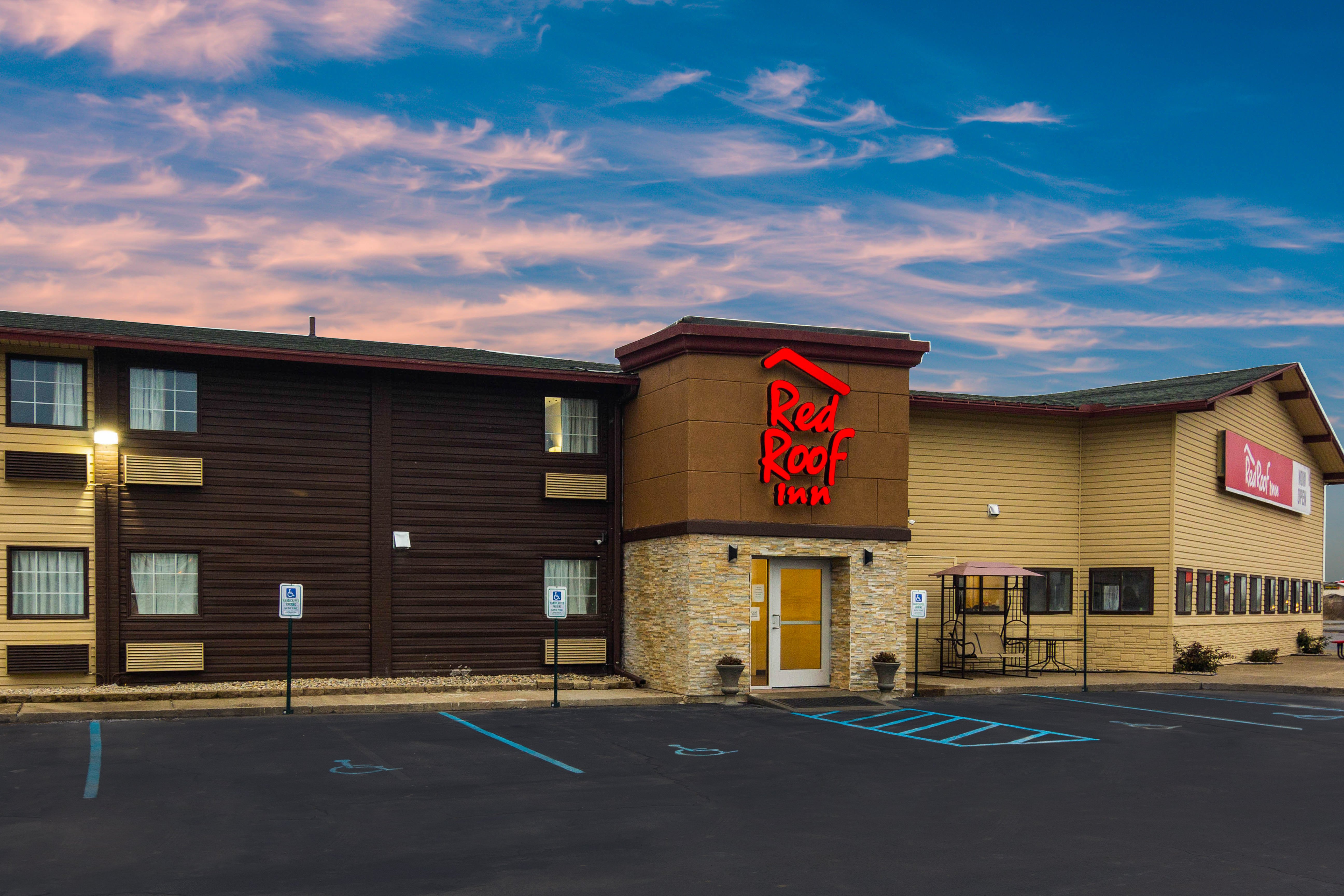 Red Roof Inn Perrysburg 17/18