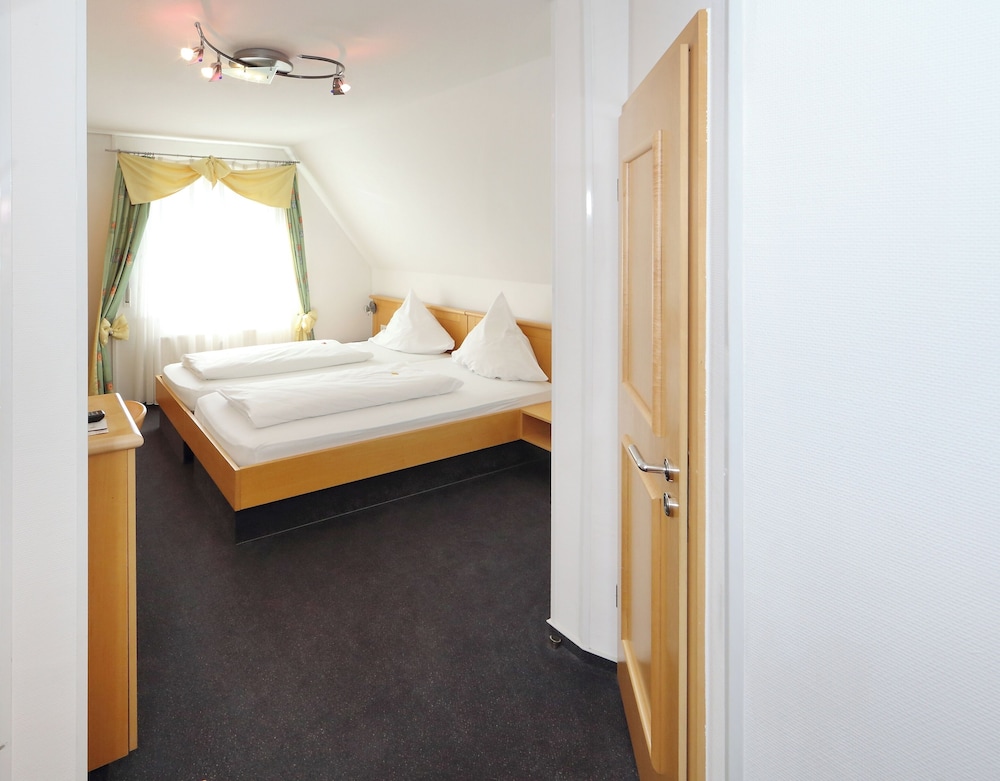 Standard, Double Bed
