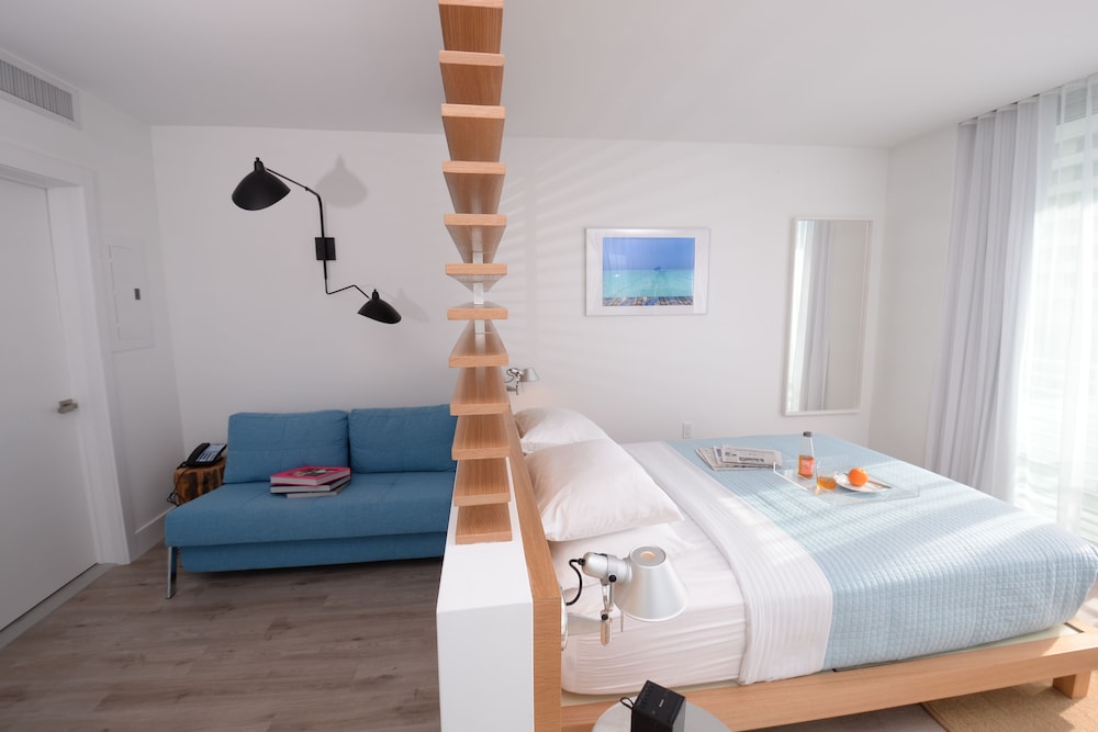 Sunset, Studio, Queen Bed, Balcony, Bay Side, Xl, Corner
