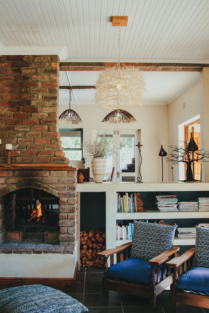 A Hilltop Country Retreat 40/50