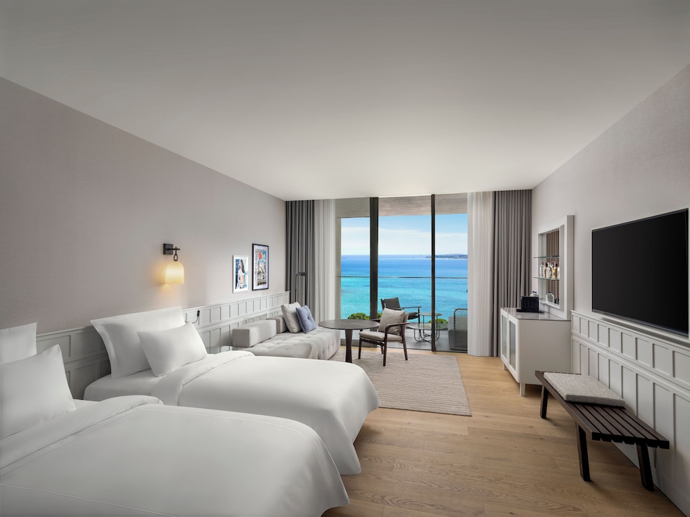 Deluxe, Double and Twin Beds, Sea View