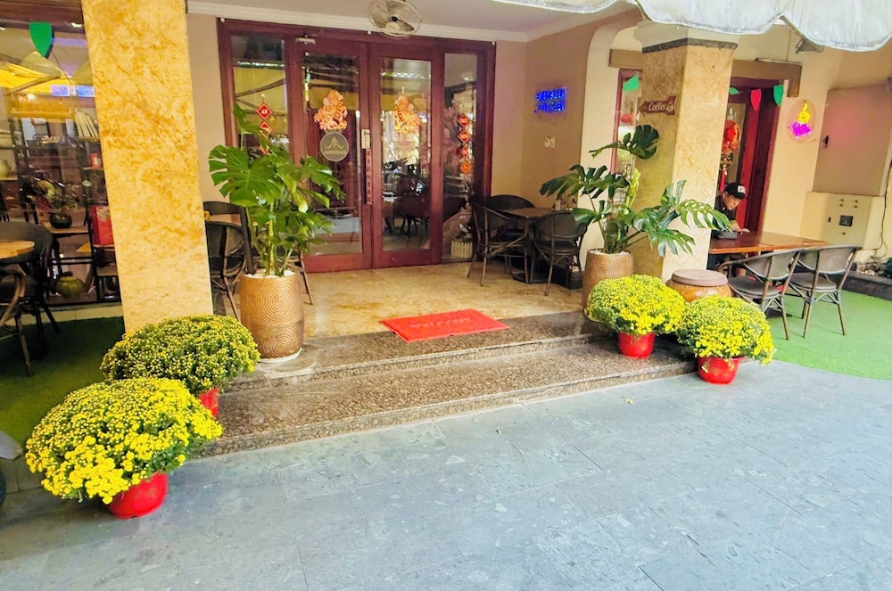 Airstar Hotel & Apartment 44/50