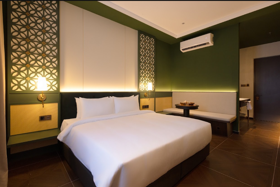 The Seven Stars Hotel 16/48