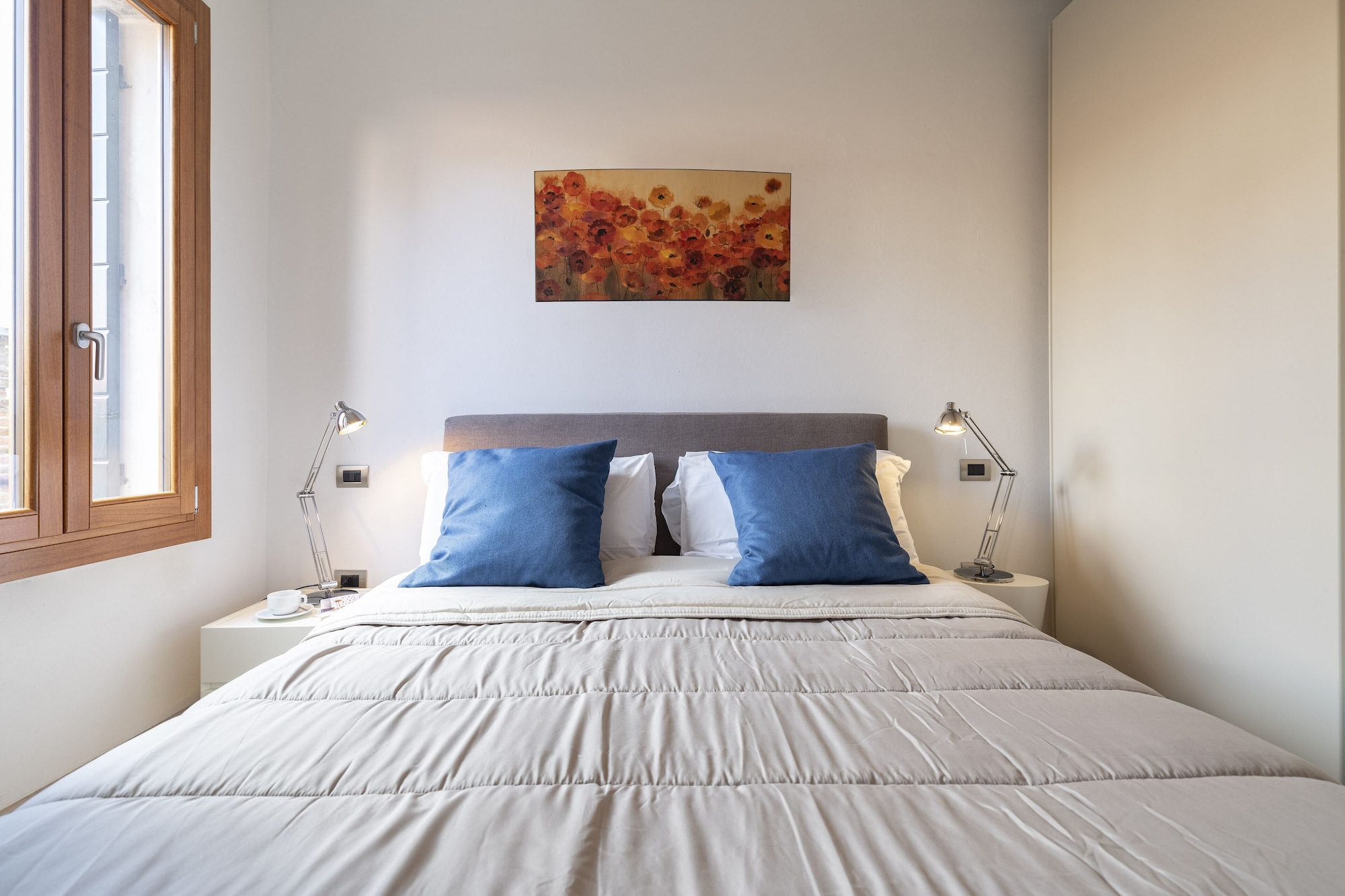 1 BEDROOM, APARTMENT, CANAL VIEW