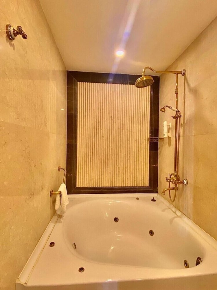 Morrian Hotel 33/50