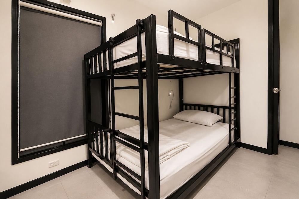 Jellybean the Blocks Hostel Sukhumvit 10 31/63