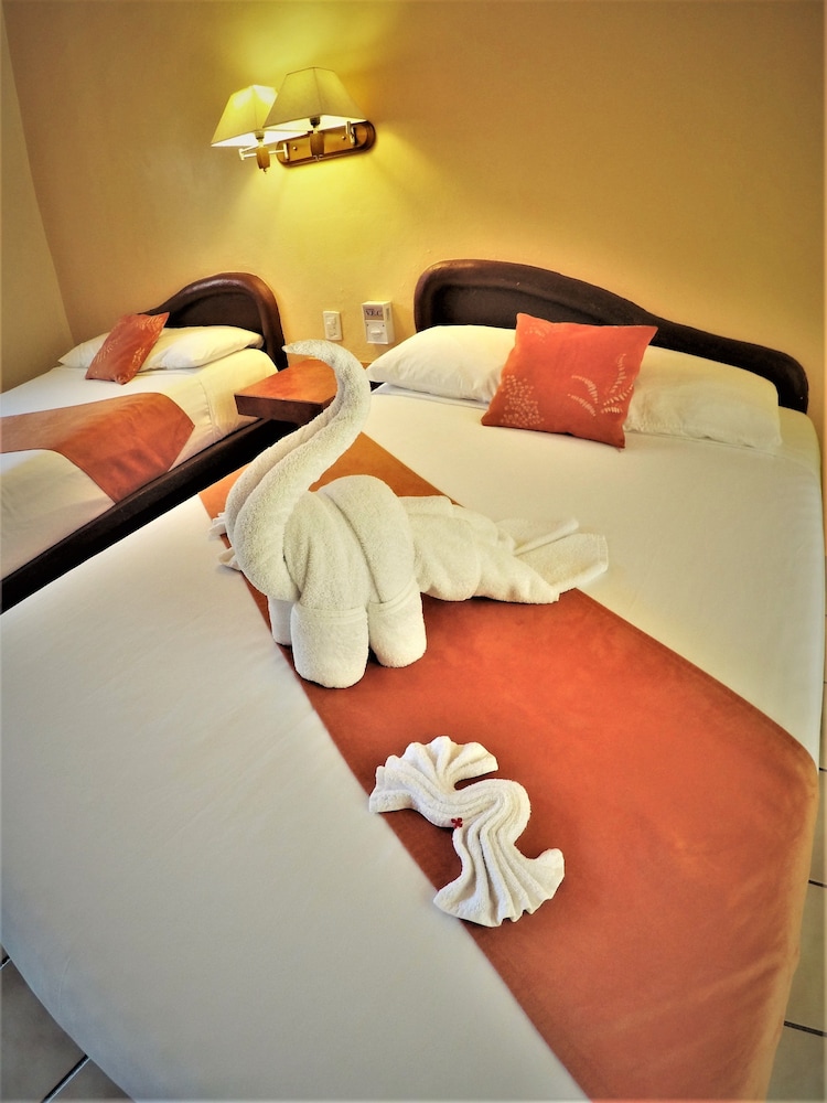 Hotel Lunasol 25/71