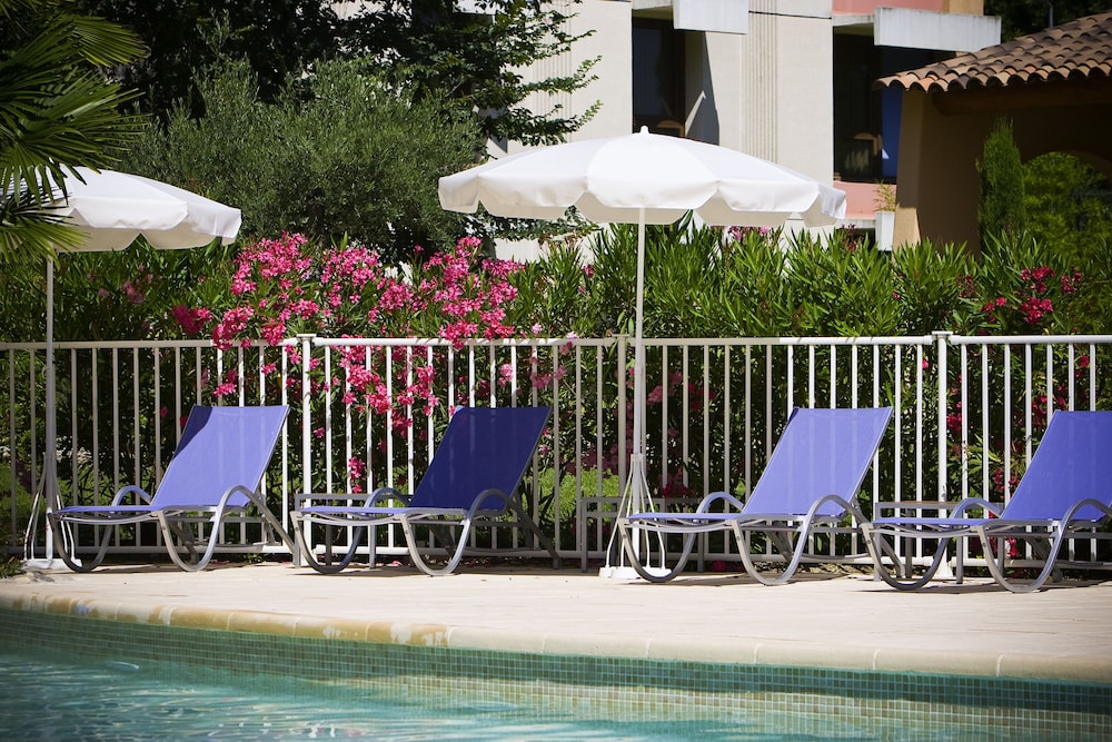 Hotel Novotel Aix En Provence Pont De L'arc Fenouilleres 60/76