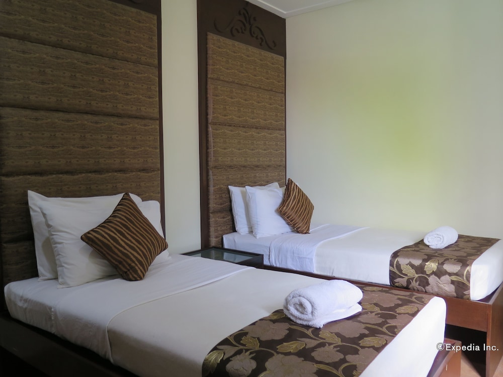 DELUXE, TWIN BEDS