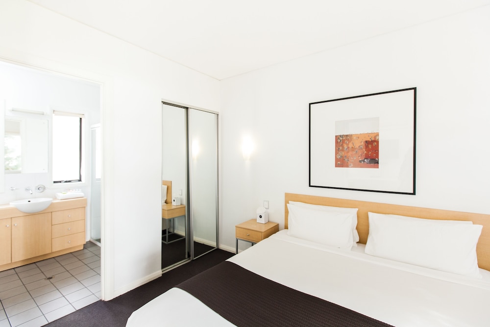 1 Bedroom, Spa, Apartment, King Bed, Water Front