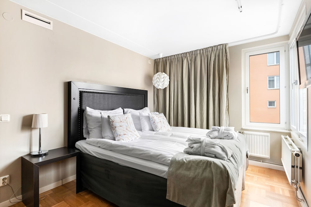 SUPERIOR, DOUBLE BED