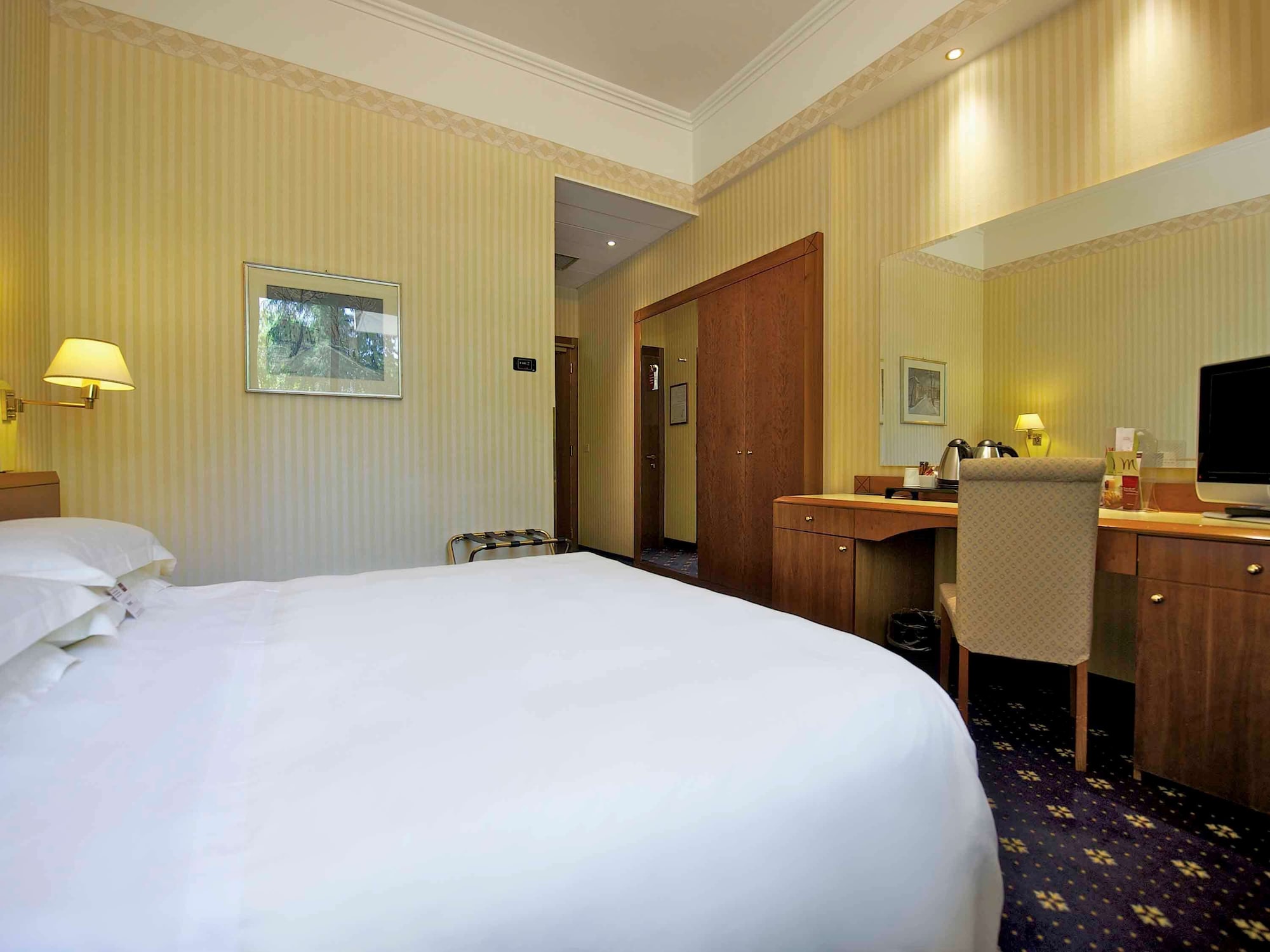 Room, Single Bed, French Bed