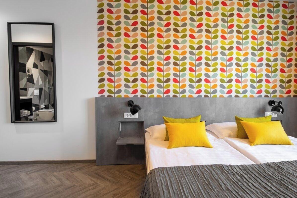 Room, Single
