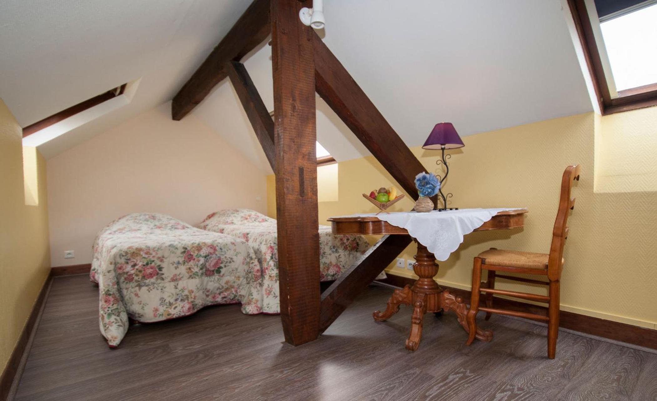 HOTEL LE COQ HARDI 37/51