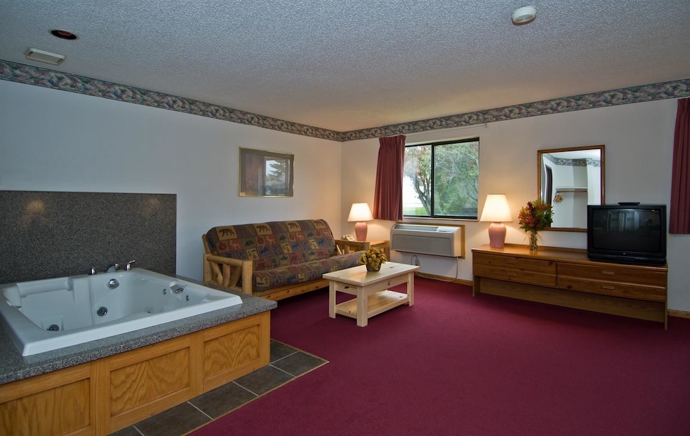 Americas Best Value Inn & Suites International Falls 18/23