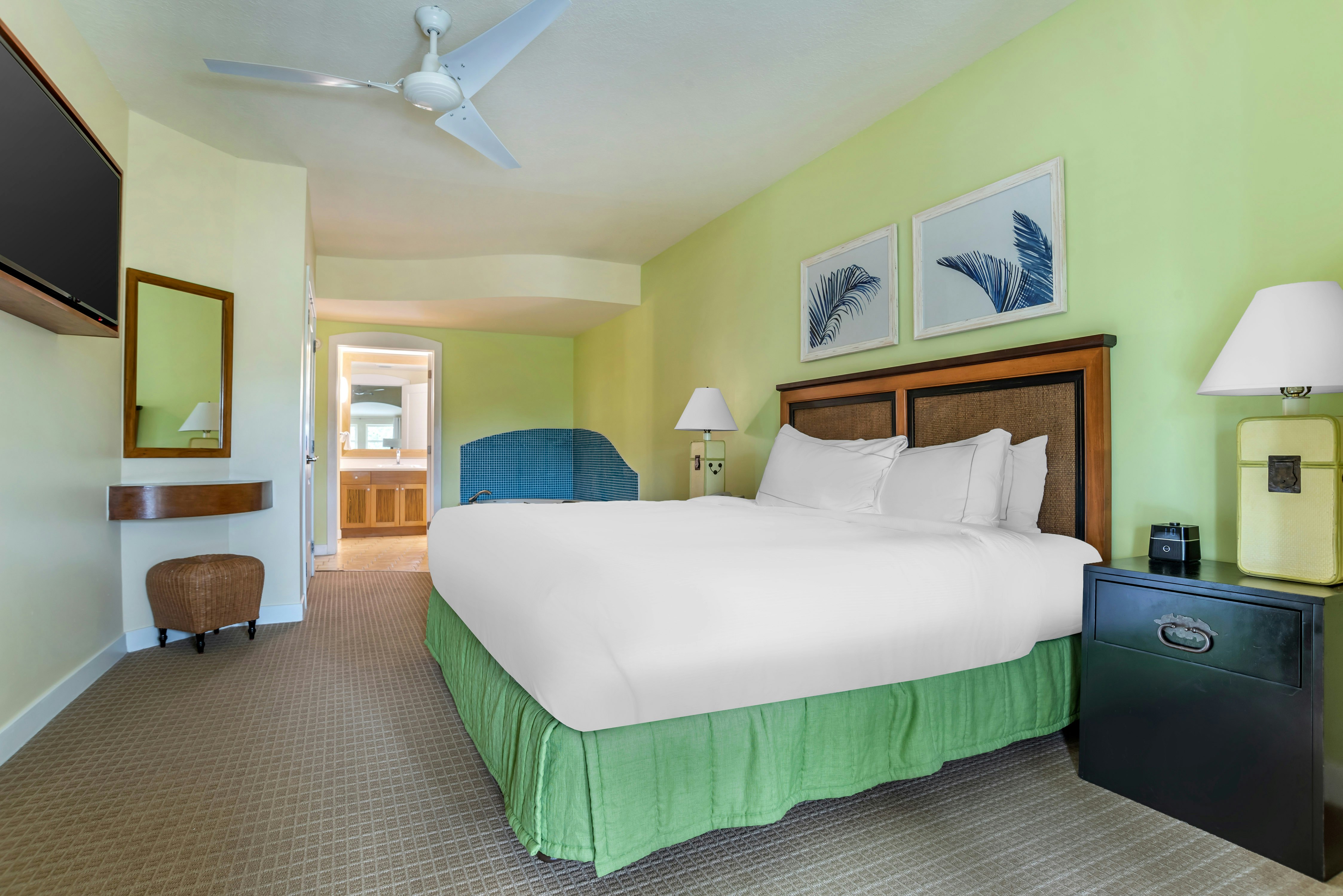 1 Bedroom, King Bed, Bay View, Balcony