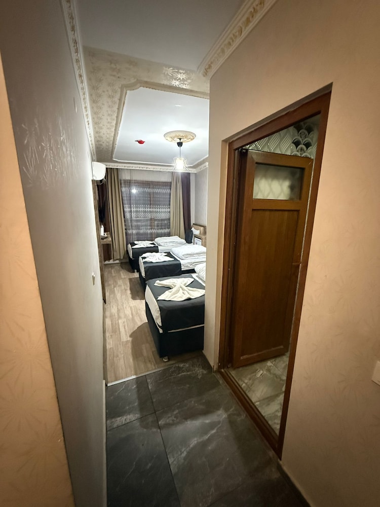Ozgur Hotel 10/50